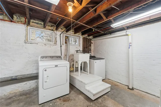 $2,600 | 63 North Broadway, East Providence, RI 02916