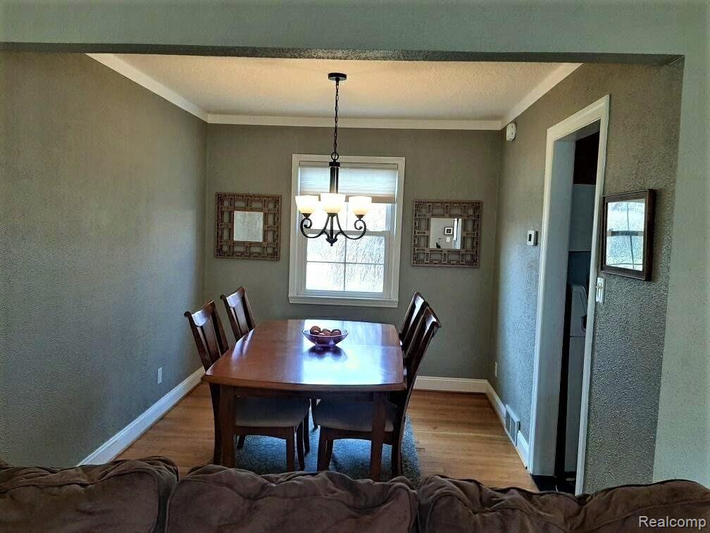 1652 Graefield Road, Unit 71 Birmingham, MI 48009 - Photo 7 of 18 Spacious Dining Room
