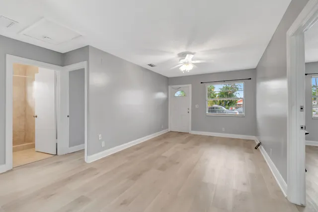 $3,200 | 1016 West Lakewood Road, West Palm Beach, FL 33405