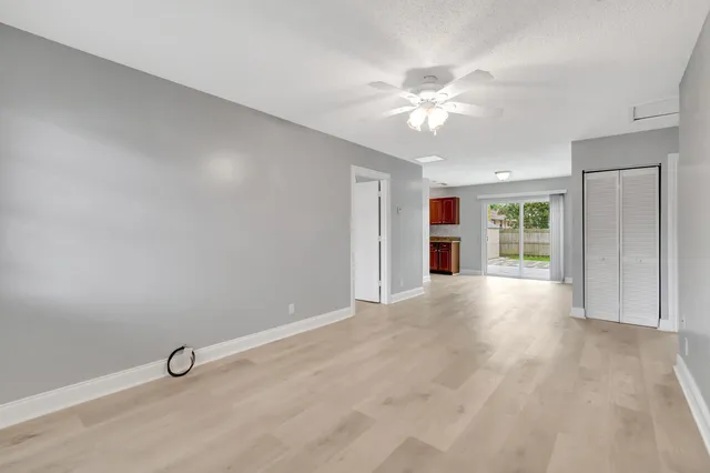 $3,200 | 1016 West Lakewood Road, West Palm Beach, FL 33405