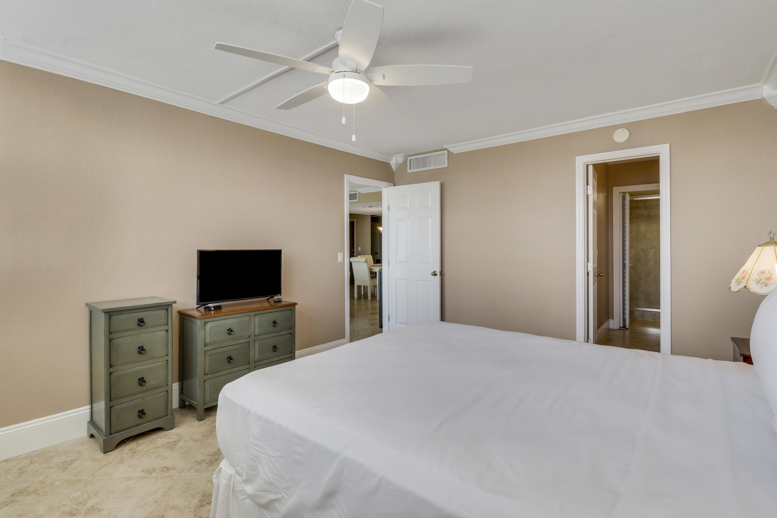 336 Golfview Road, Unit 1016 North Palm Beach, FL 33408 - Photo 27 of 58 Master Bedroom