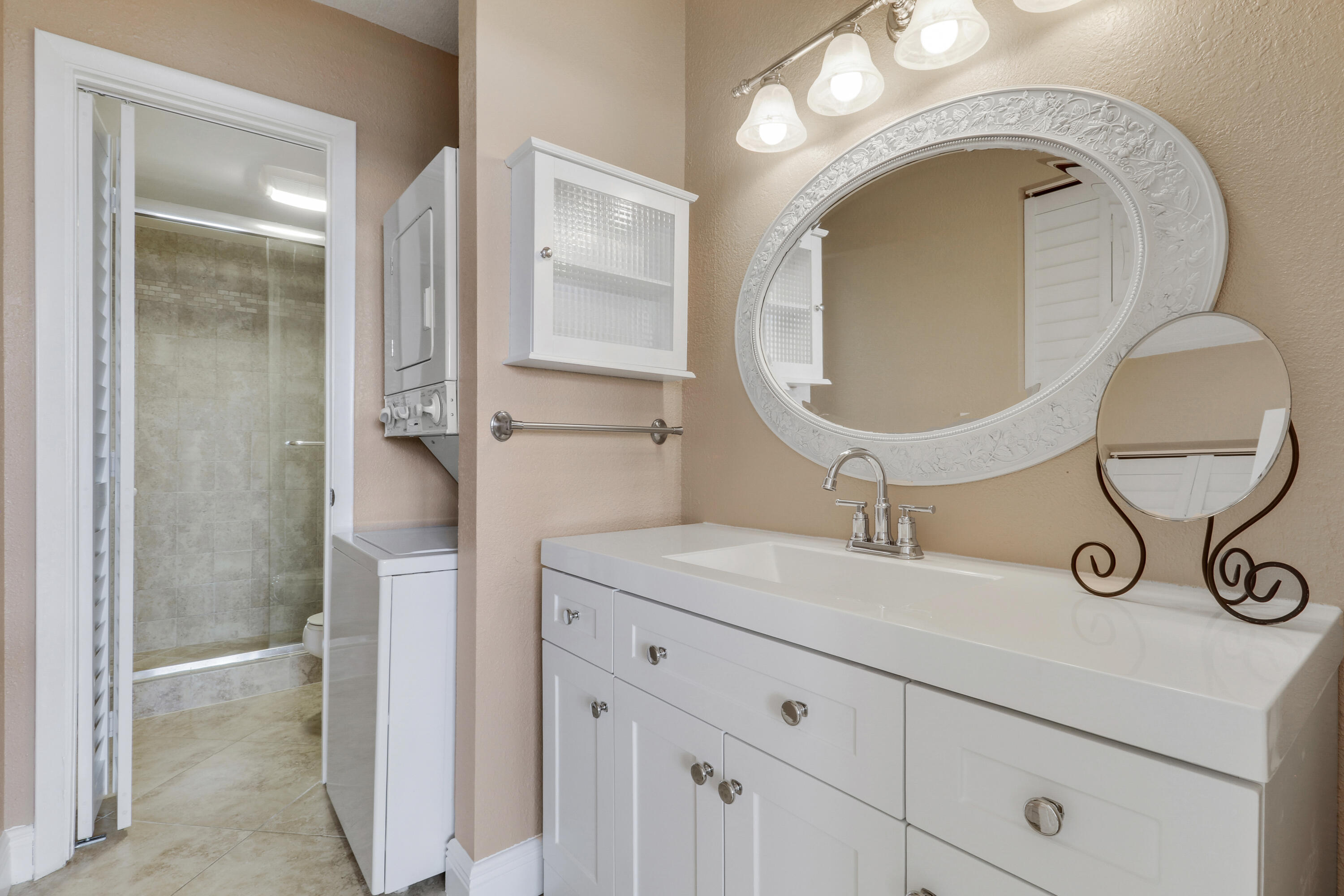 336 Golfview Road, Unit 1016 North Palm Beach, FL 33408 - Photo 29 of 58 Master Bedroom Vanity