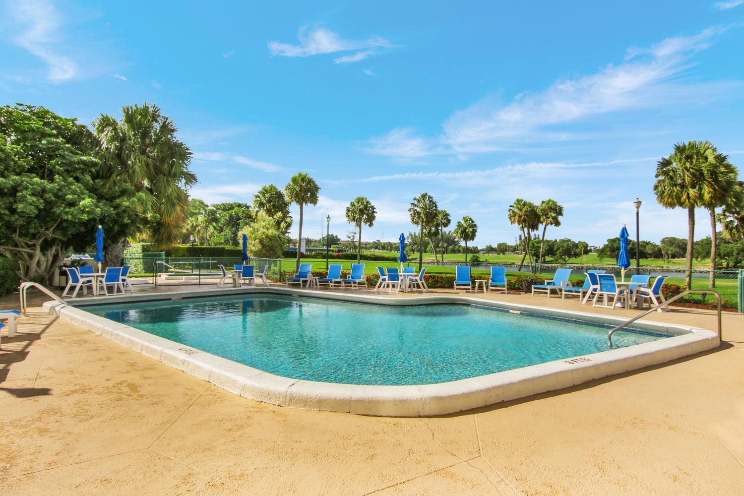 336 Golfview Road, Unit 1016 North Palm Beach, FL 33408 - Photo 46 of 58 Pool