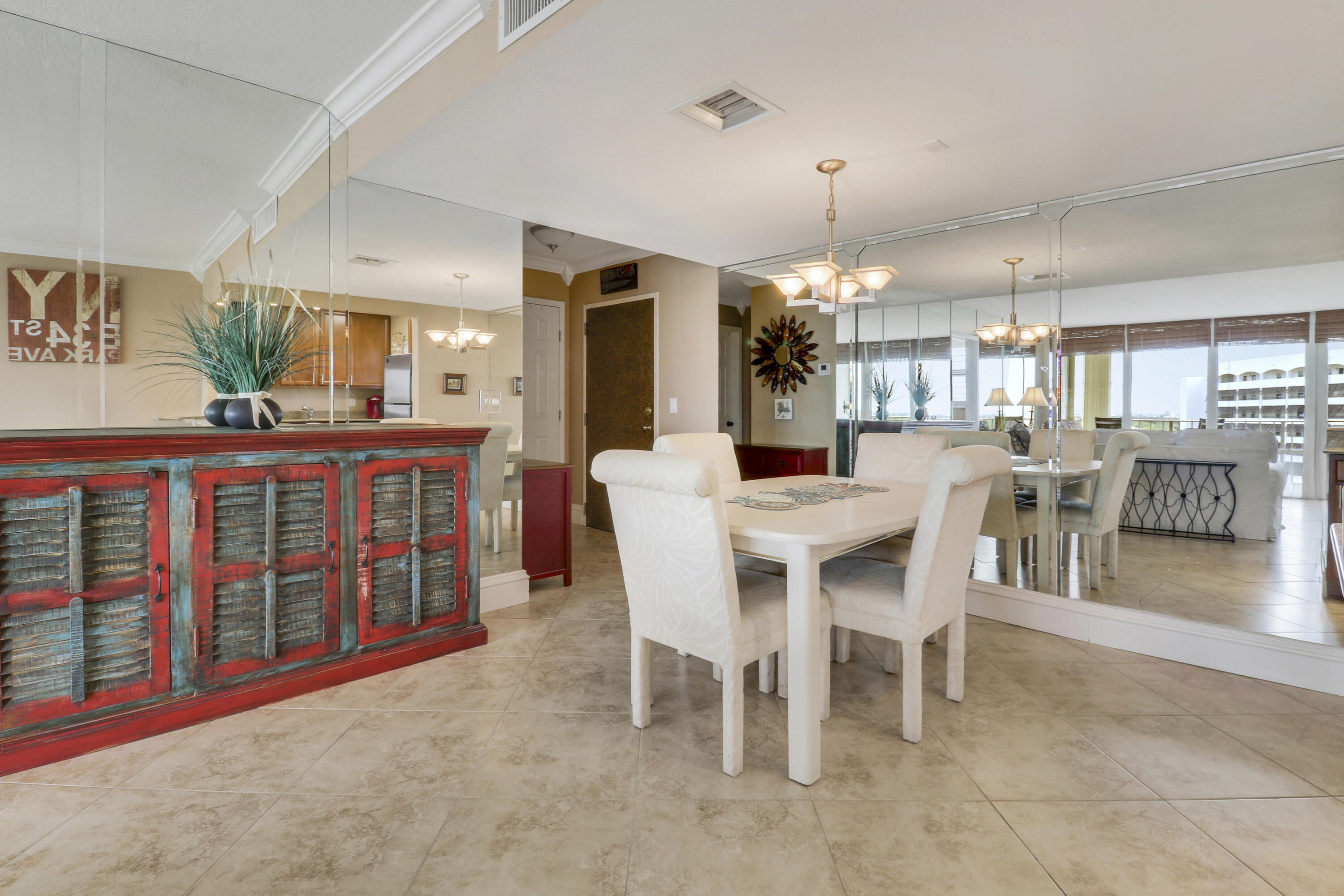 336 Golfview Road, Unit 1016 North Palm Beach, FL 33408 - Photo 8 of 58 Entry and Dining Area