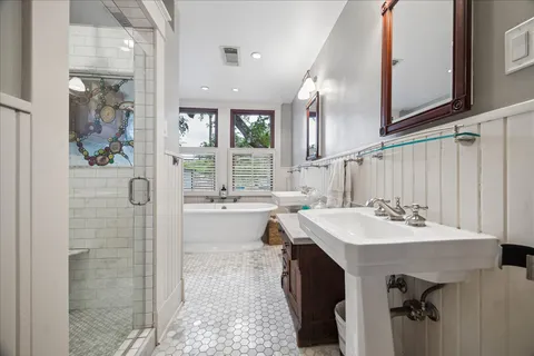 $1,225,000 | 1705 Haver Street, Houston, TX 77006