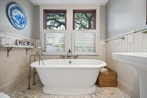 $1,225,000 | 1705 Haver Street, Houston, TX 77006