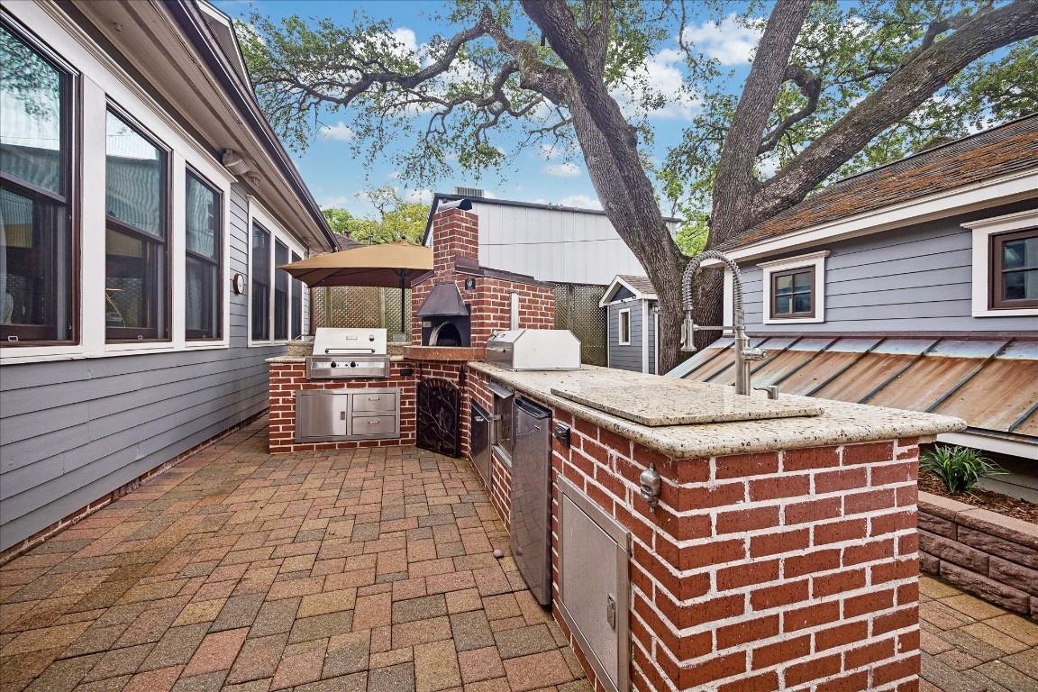 1705 Haver Street Houston, TX 77006 - Photo 27 of 31