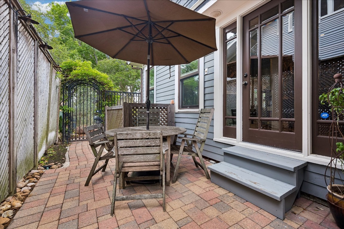 1705 Haver Street Houston, TX 77006 - Photo 30 of 31 Lovely side patio perfect for dining al fresco!
