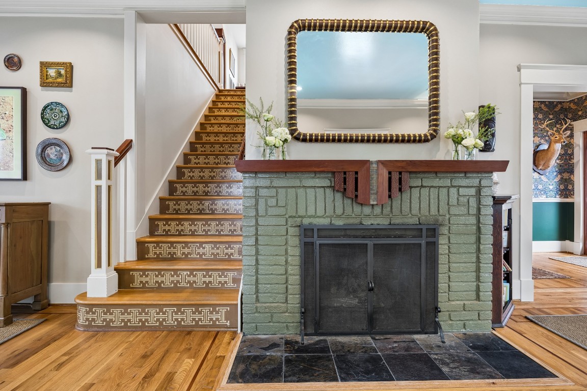 1705 Haver Street Houston, TX 77006 - Photo 4 of 31 Gorgeous hardwood floors throughout the entire property. Note the charming details on the stairs