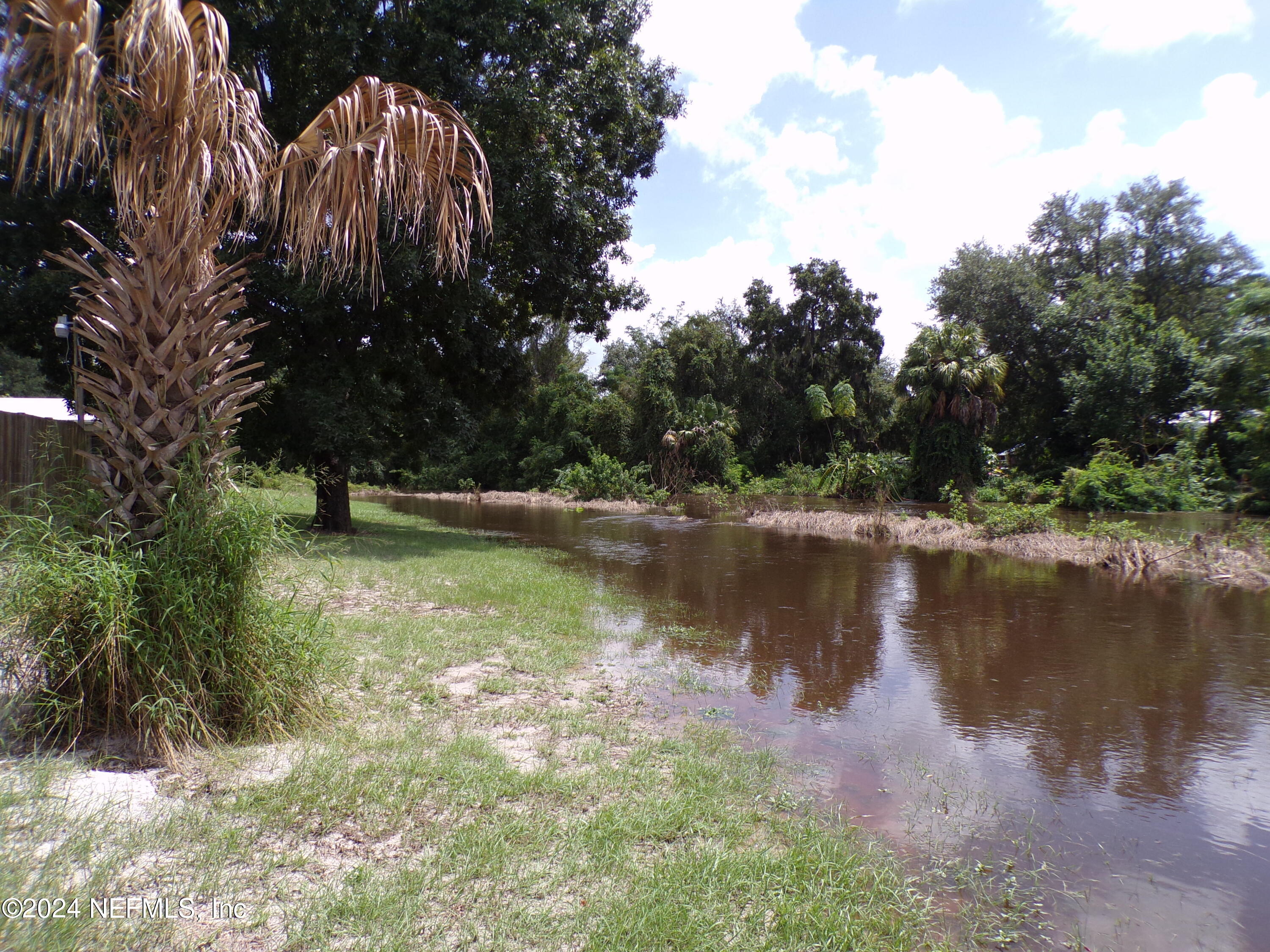 10642 East Bay Road Gibsonton, FL 33534 - Photo 21 of 32
