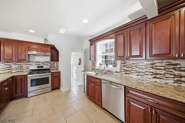 $499,000 | 157 Freeman Street, Woodbridge, NJ 07095