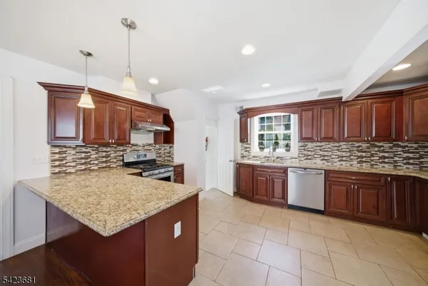 $499,000 | 157 Freeman Street, Woodbridge, NJ 07095