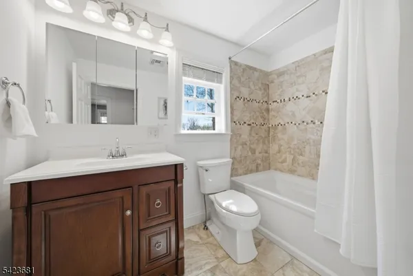 $499,000 | 157 Freeman Street, Woodbridge, NJ 07095