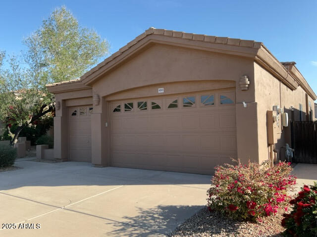 4843 East Estevan Road Phoenix, AZ 85054 - Photo 2 of 10 a backyard of a house