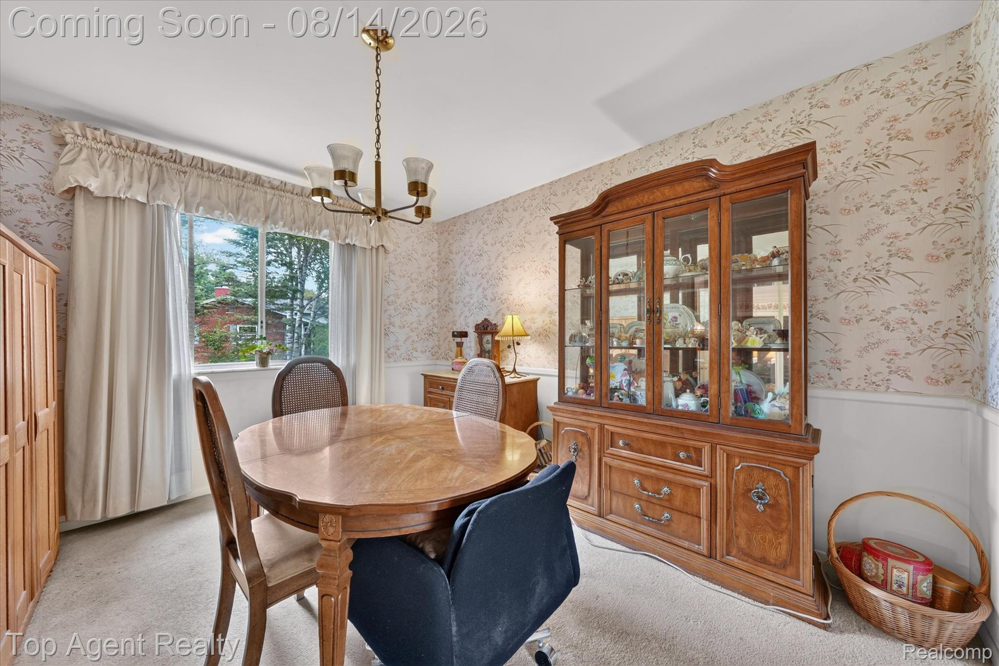 6084 Deguise Court Rochester, MI 48306 - Photo 12 of 50 11-6084-Deguise-Ct-Rochester-Hills-WindowStill.jpg