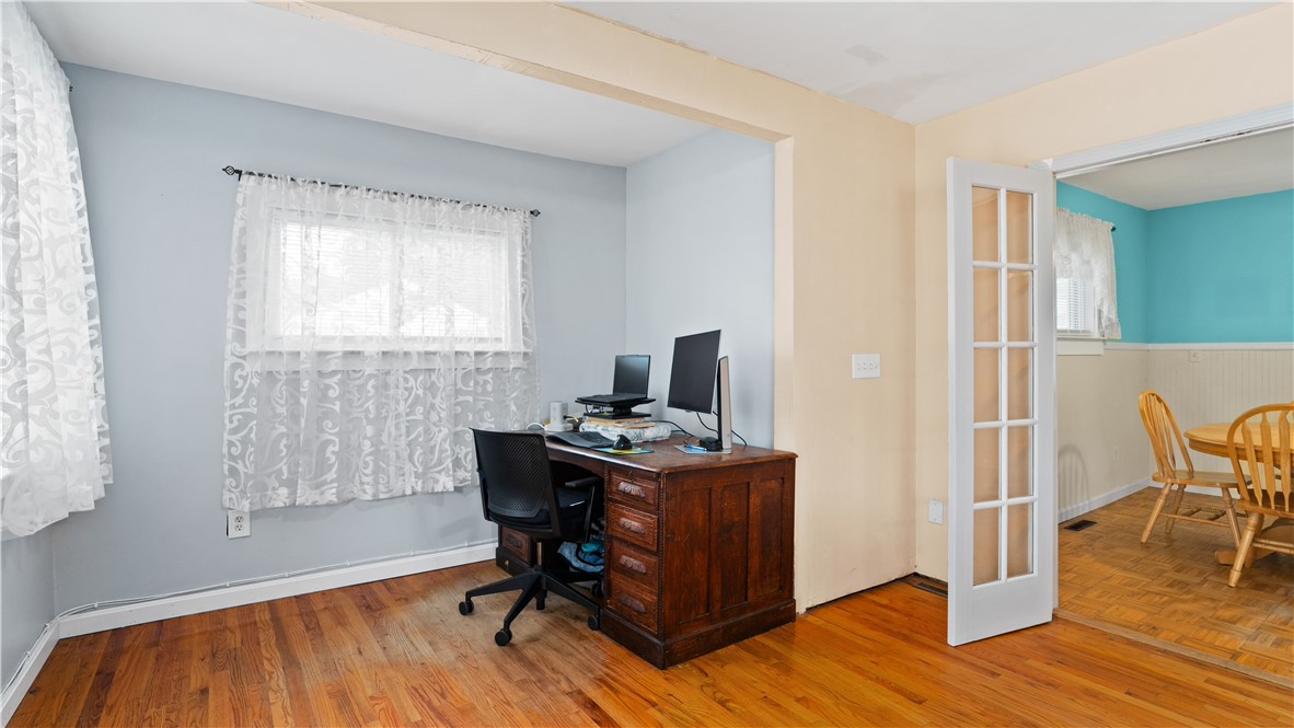 427 Elm Street Warwick, RI 02888 - Photo 7 of 36