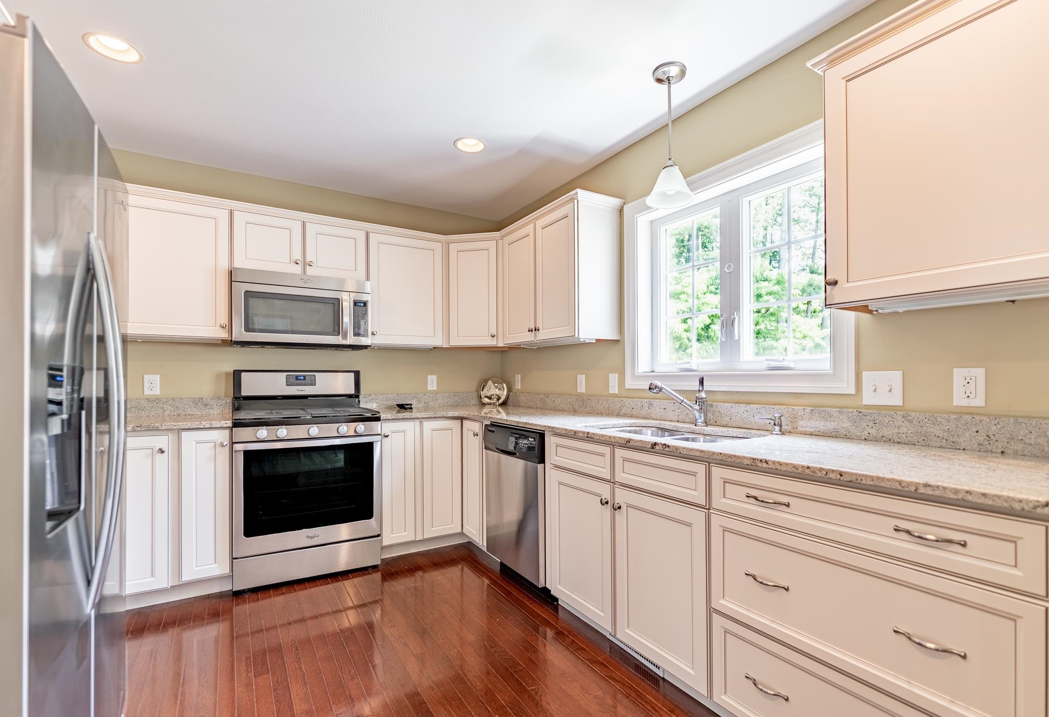 10 Furnival Road Nashua, NH 03064 - Photo 10 of 33 Gallery Image 10