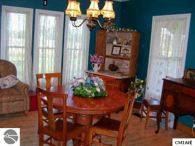 7821 North Mission Road Clare, MI 48617 - Photo 4 of 9 1772300-3.JPG