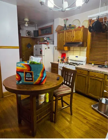 $321,000 | 9919 South Charles Street, Chicago, IL 60643