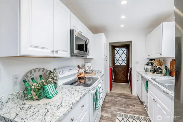 $440,000 | 728 15th Street Northwest, Puyallup, WA 98371