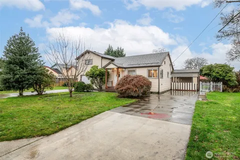 $440,000 | 728 15th Street Northwest, Puyallup, WA 98371