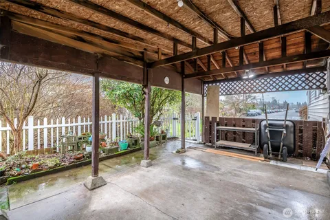 $440,000 | 728 15th Street Northwest, Puyallup, WA 98371