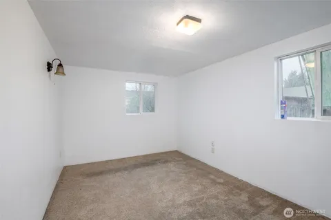 $440,000 | 728 15th Street Northwest, Puyallup, WA 98371