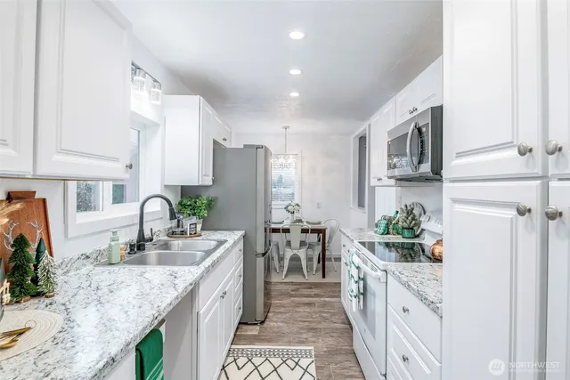 $440,000 | 728 15th Street Northwest, Puyallup, WA 98371