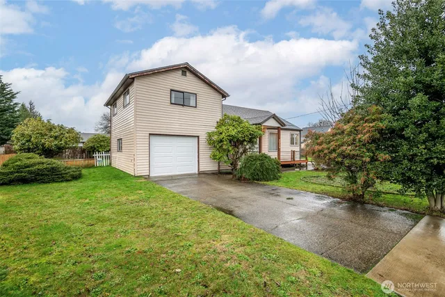 $440,000 | 728 15th Street Northwest, Puyallup, WA 98371