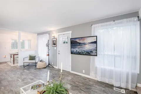 $440,000 | 728 15th Street Northwest, Puyallup, WA 98371