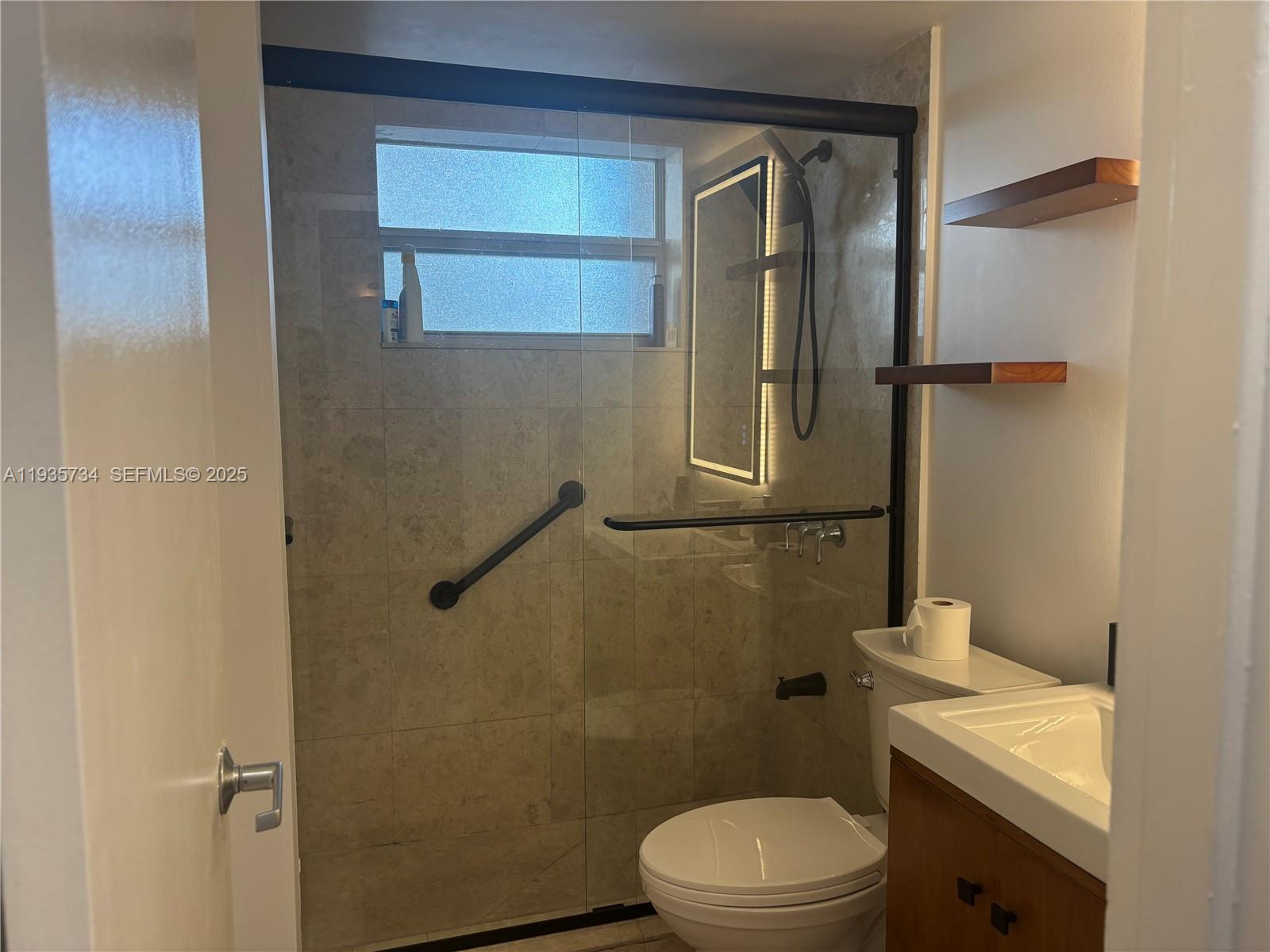 1300 Lincoln Road, Unit B302 Miami Beach, FL 33139 - Photo 11 of 15