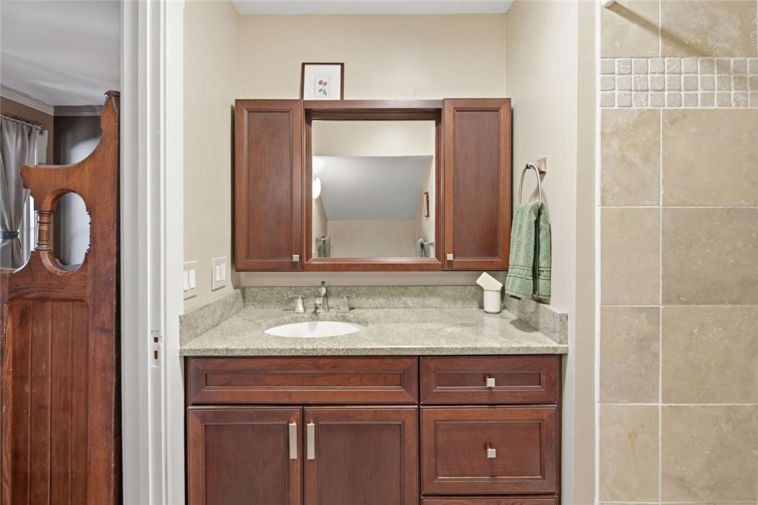 6 Howe Avenue, Unit 8 Newport, RI 02840 - Photo 20 of 20