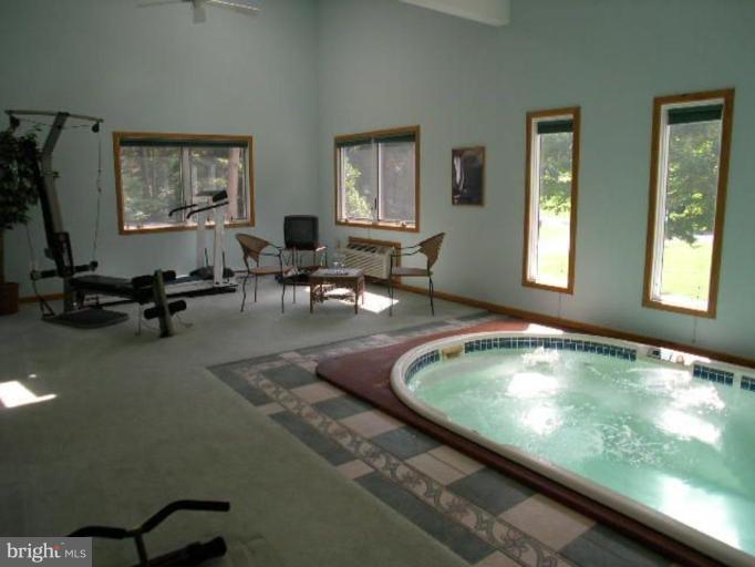 2053 Carrhill Road Vienna, VA 22181 - Photo 12 of 25 Swimming Pool