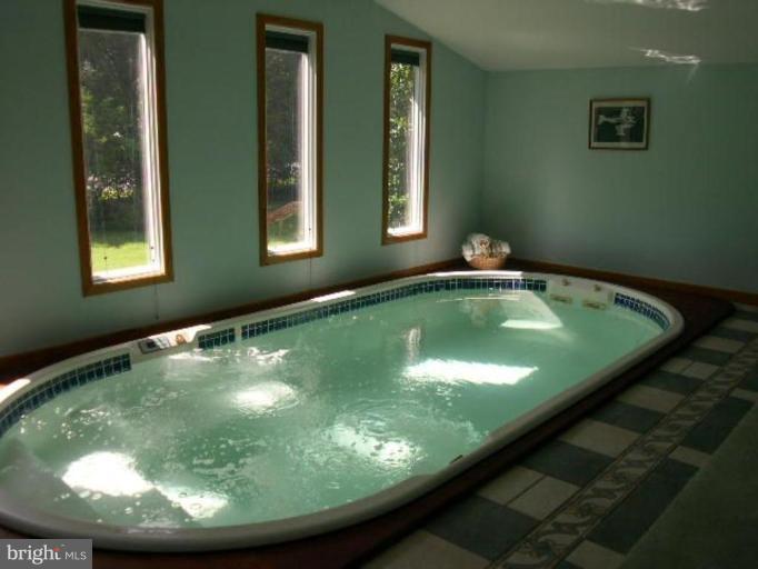 2053 Carrhill Road Vienna, VA 22181 - Photo 13 of 25 Swimming Pool 2