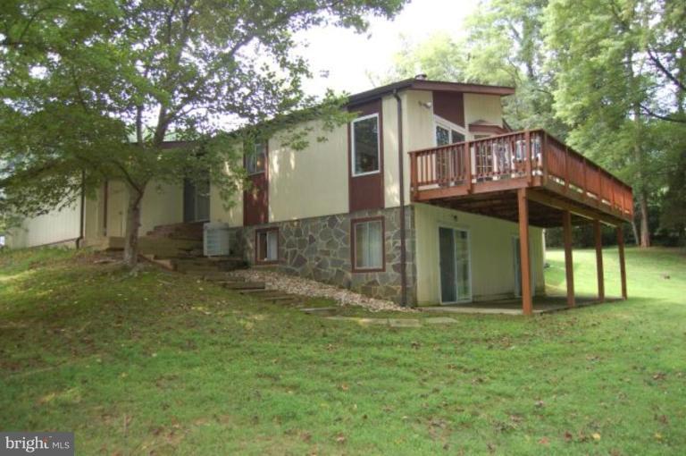 2053 Carrhill Road Vienna, VA 22181 - Photo 22 of 25 Exterior (Rear)