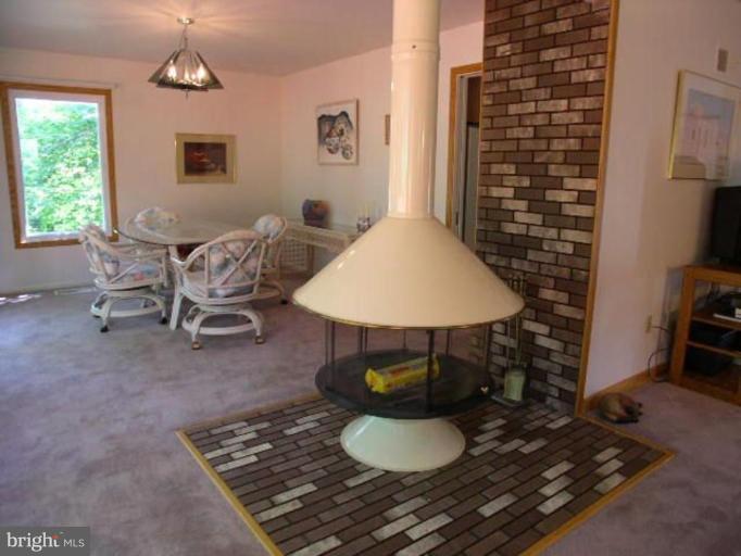 2053 Carrhill Road Vienna, VA 22181 - Photo 5 of 25 Fireplace
