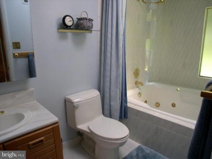2053 Carrhill Road Vienna, VA 22181 - Photo 9 of 25 Master Bath