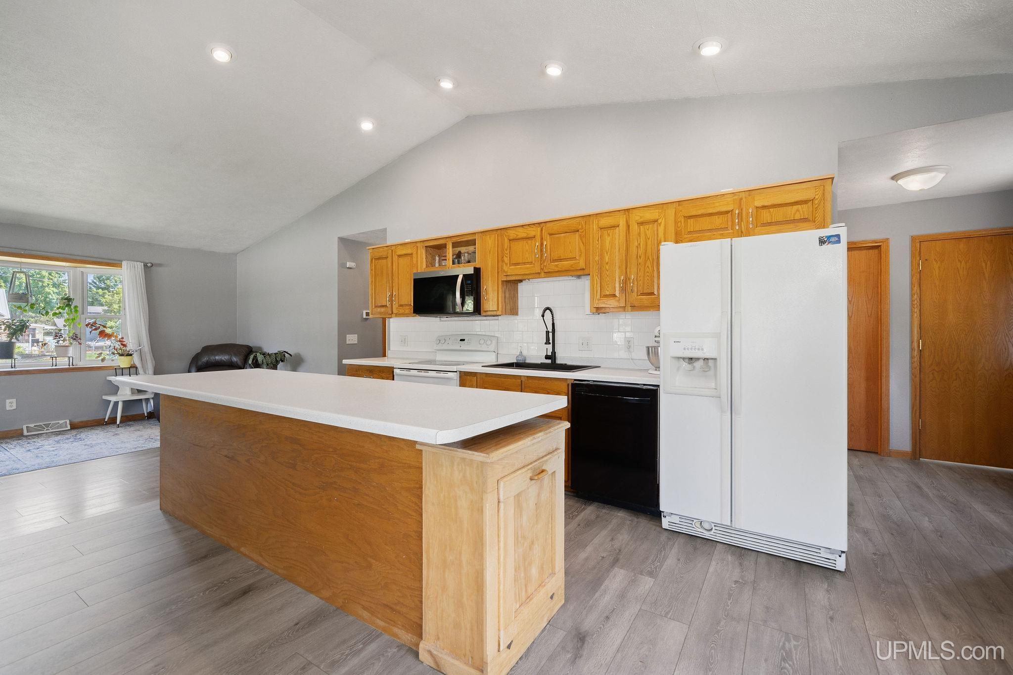 4105 East Maple Ridge 37th Road Rock, MI 49880 - Photo 7 of 33