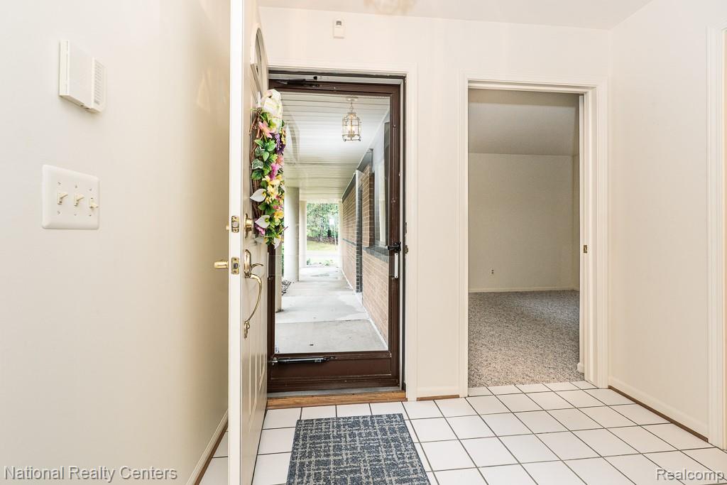 906 Wexford Way, Unit 3 Rochester Hills, MI 48307 - Photo 4 of 25