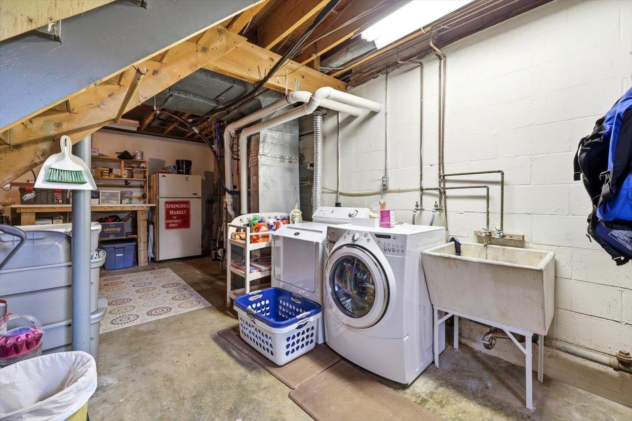 408 Robin Street Staunton, VA 24401 - Photo 31 of 52 a utility room with dryer and washer