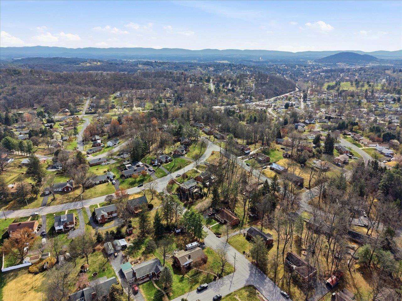 408 Robin Street Staunton, VA 24401 - Photo 52 of 52 an aerial view of residential house and green space