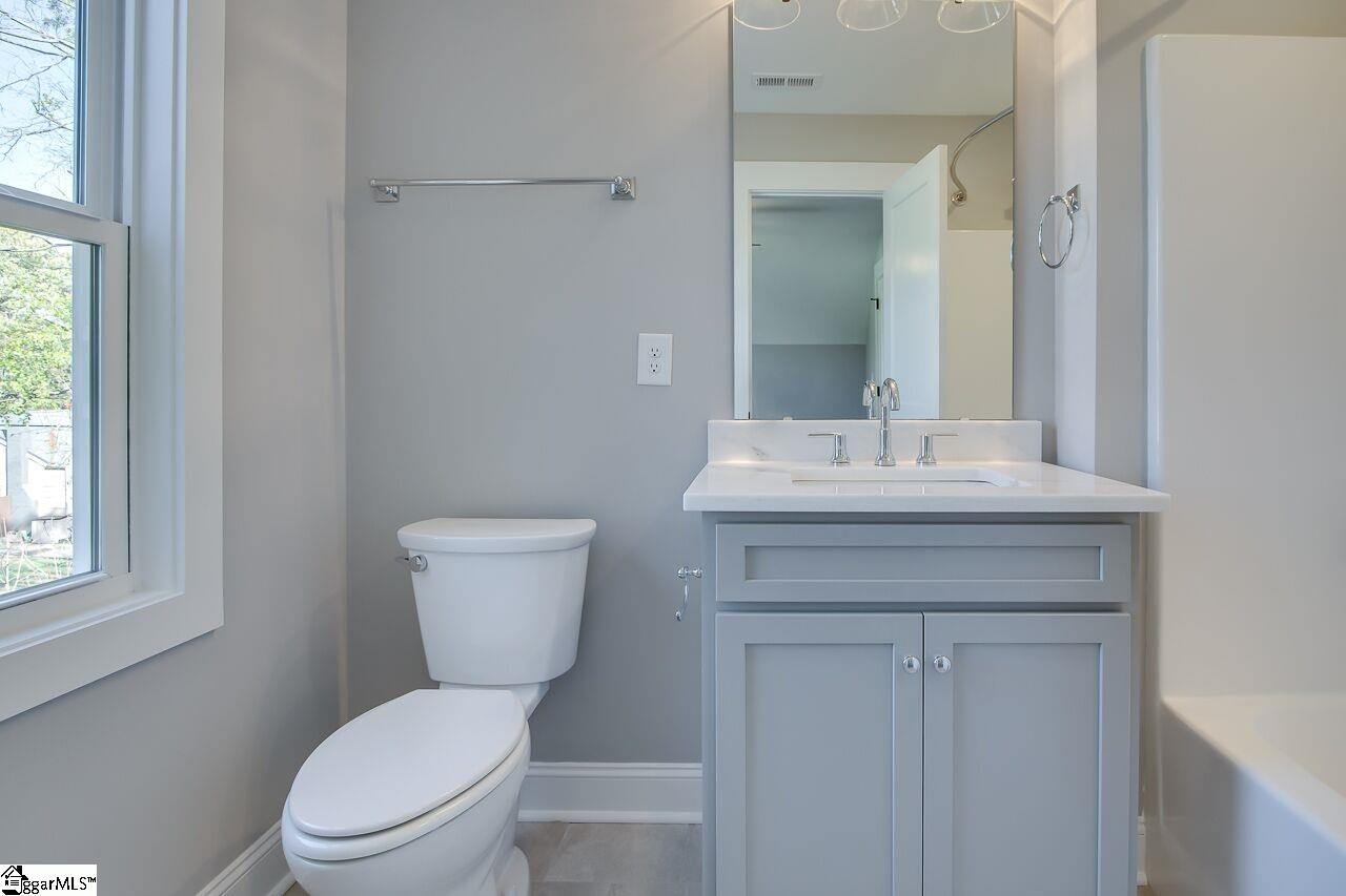 20 Ridgeway Avenue Greenville, SC 29607 - Photo 13 of 26
