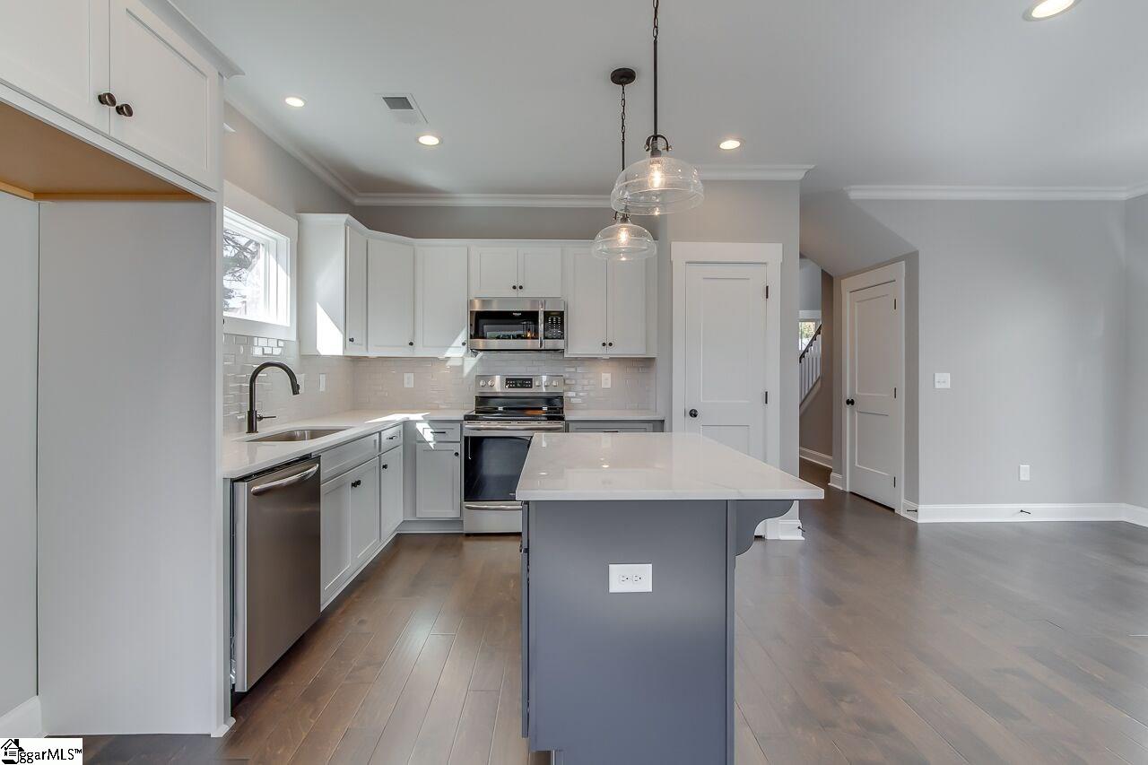 20 Ridgeway Avenue Greenville, SC 29607 - Photo 5 of 26