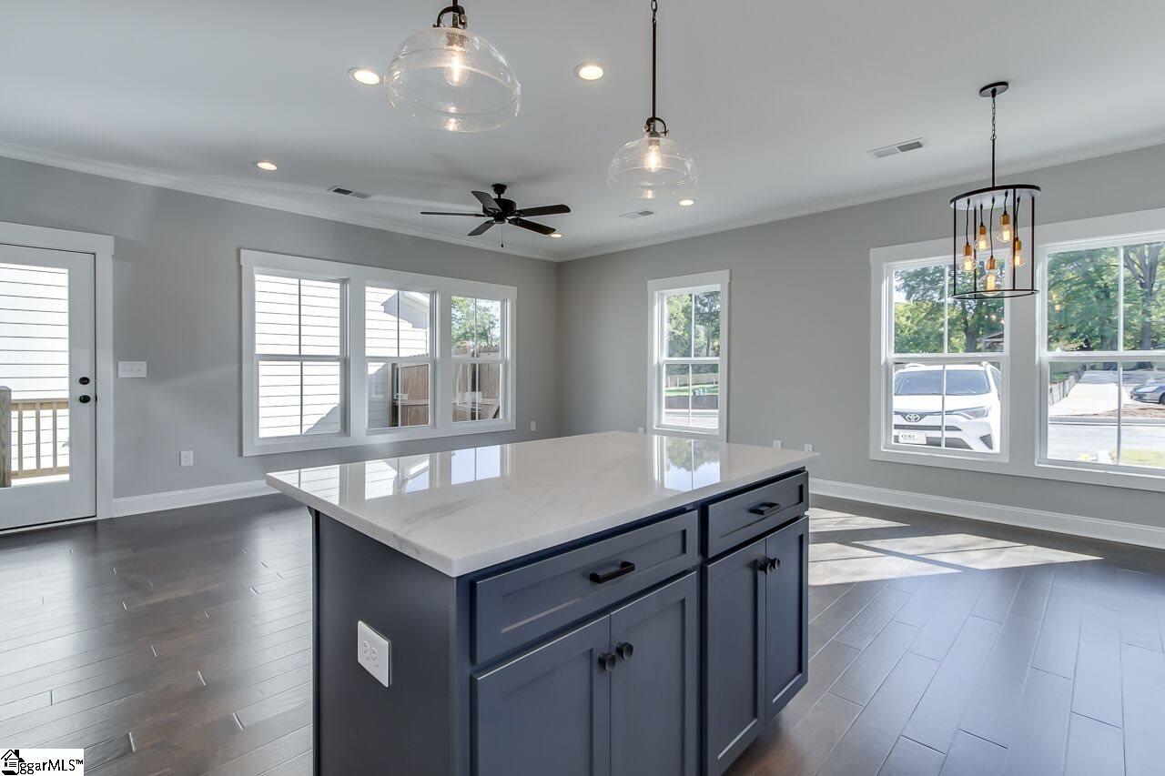 20 Ridgeway Avenue Greenville, SC 29607 - Photo 8 of 26