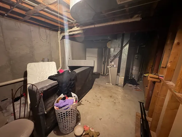 $220,000 | 1896 Windsor Court, Gurnee, IL 60031