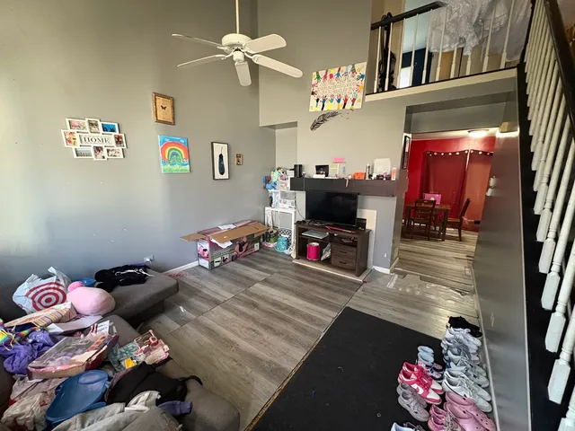 $220,000 | 1896 Windsor Court, Gurnee, IL 60031