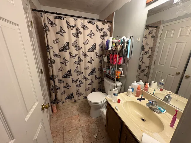 $220,000 | 1896 Windsor Court, Gurnee, IL 60031