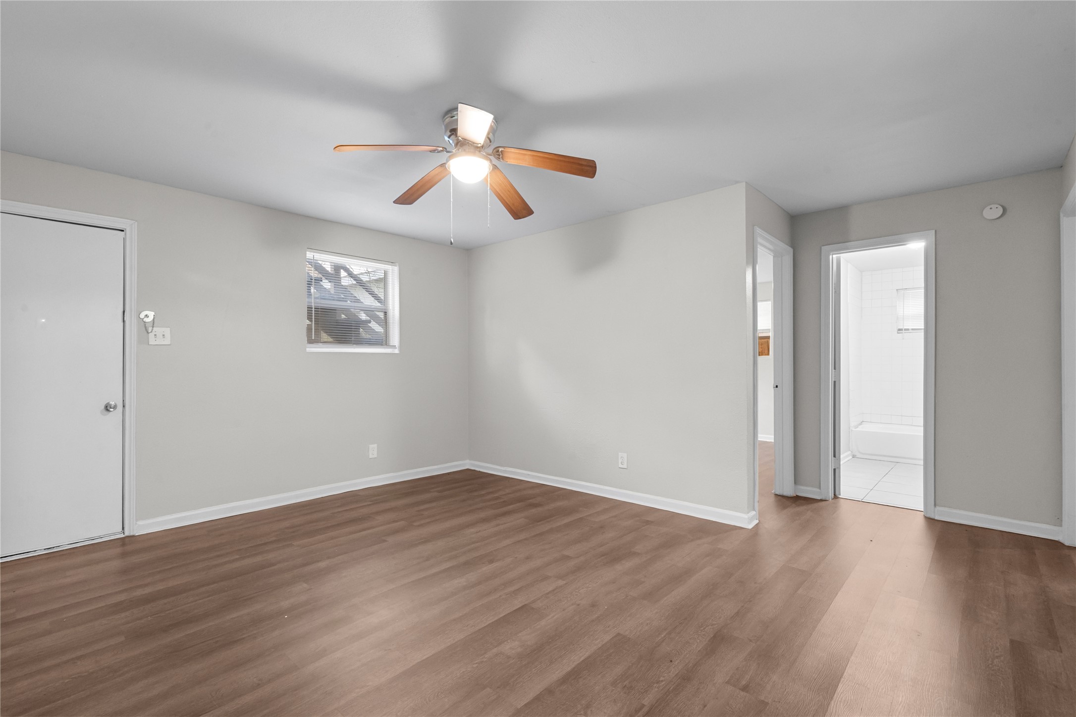 2328 Boss Street, Unit B La Marque, TX 77568 - Photo 4 of 11