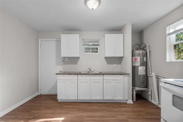 $999 | 2328 Boss Street, Unit B, La Marque, TX 77568