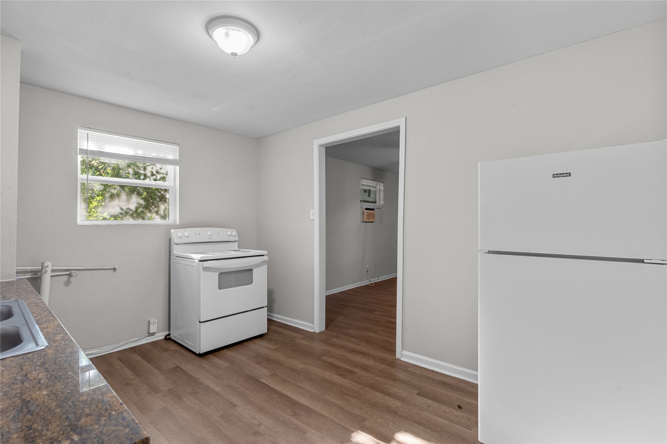 2328 Boss Street, Unit B La Marque, TX 77568 - Photo 6 of 11